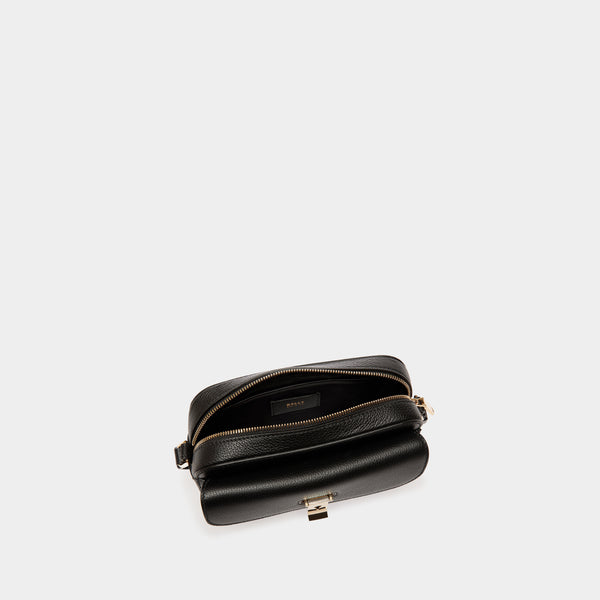 Lock Me | WoSmall Crossbody Bag in Black Grained Leather