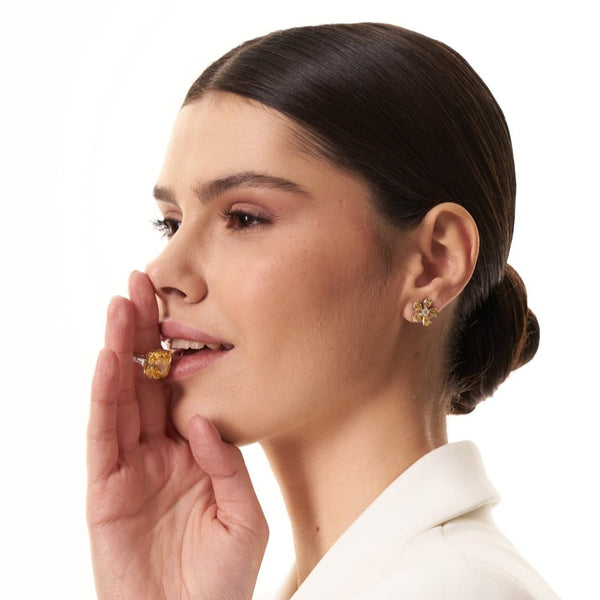 Beautiful flower studs Coloured Center