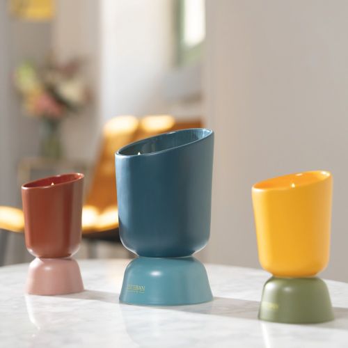 Iconic Color Refillable scented Initial candle 220g Ambre