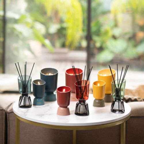 Iconic Color Refillable scented Initial candle 220g Pur Lin