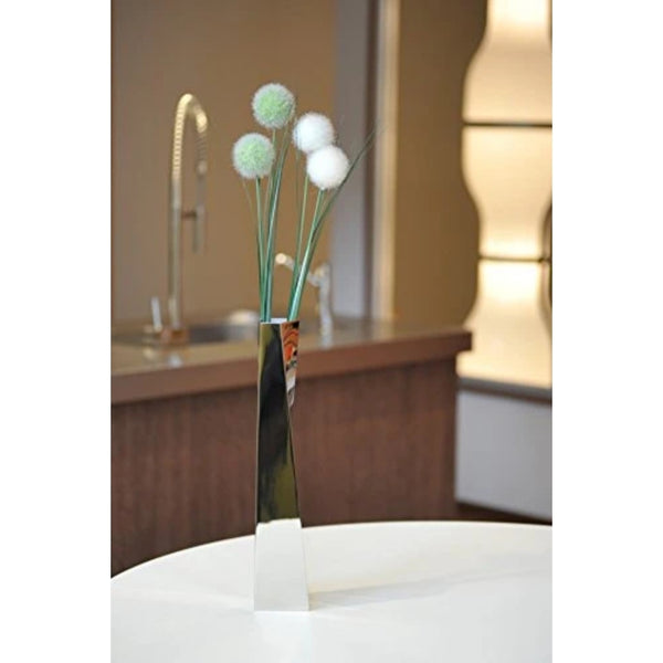 Crevasse | Flower vase by Zaha Hadid